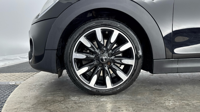 MINI Hatchback 2.0 Cooper S Exclusive II 3dr Auto Petrol Hatchback